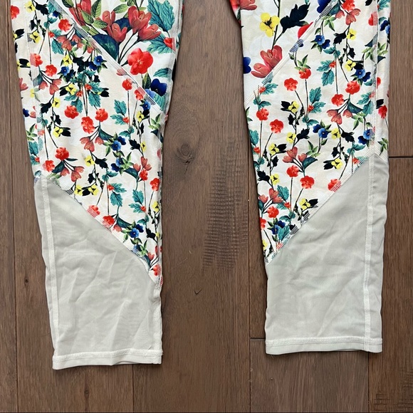 Fabletics Powerhold High-Waisted Floral Poppy Mesh Crop Leggings - Picture 2 of 11